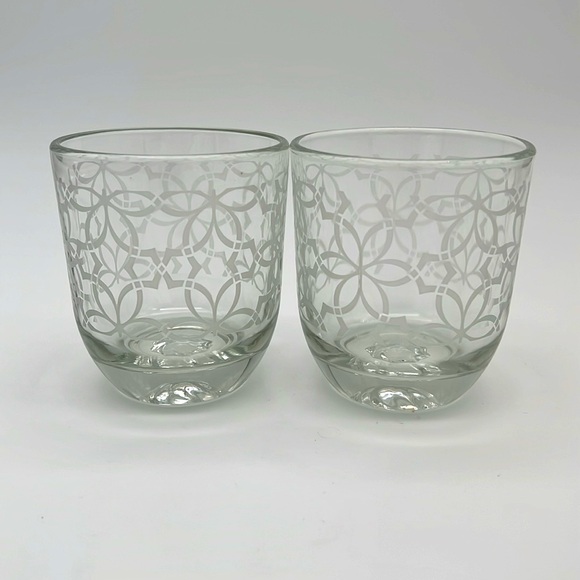 Vintage Celtic Pattern Embossed Whiskey / Cocktail Drinking Glasses (Set of 2) - Picture 2 of 8